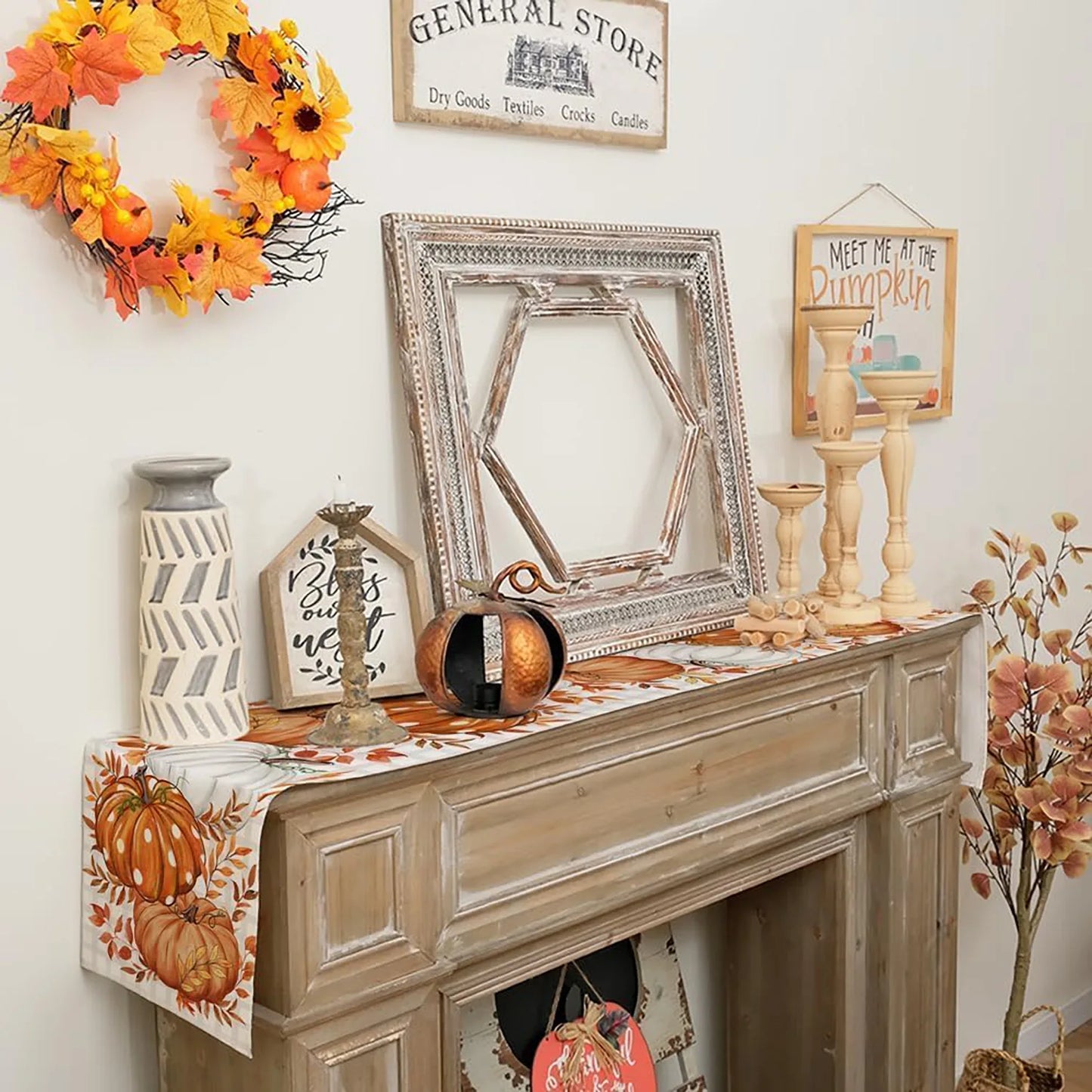 Pumpkin Leaves Fall Table Runner Buffalo Plaid Autumn Thanksgiving Harvest Farmhouse Style Table Decoration for Dining Party